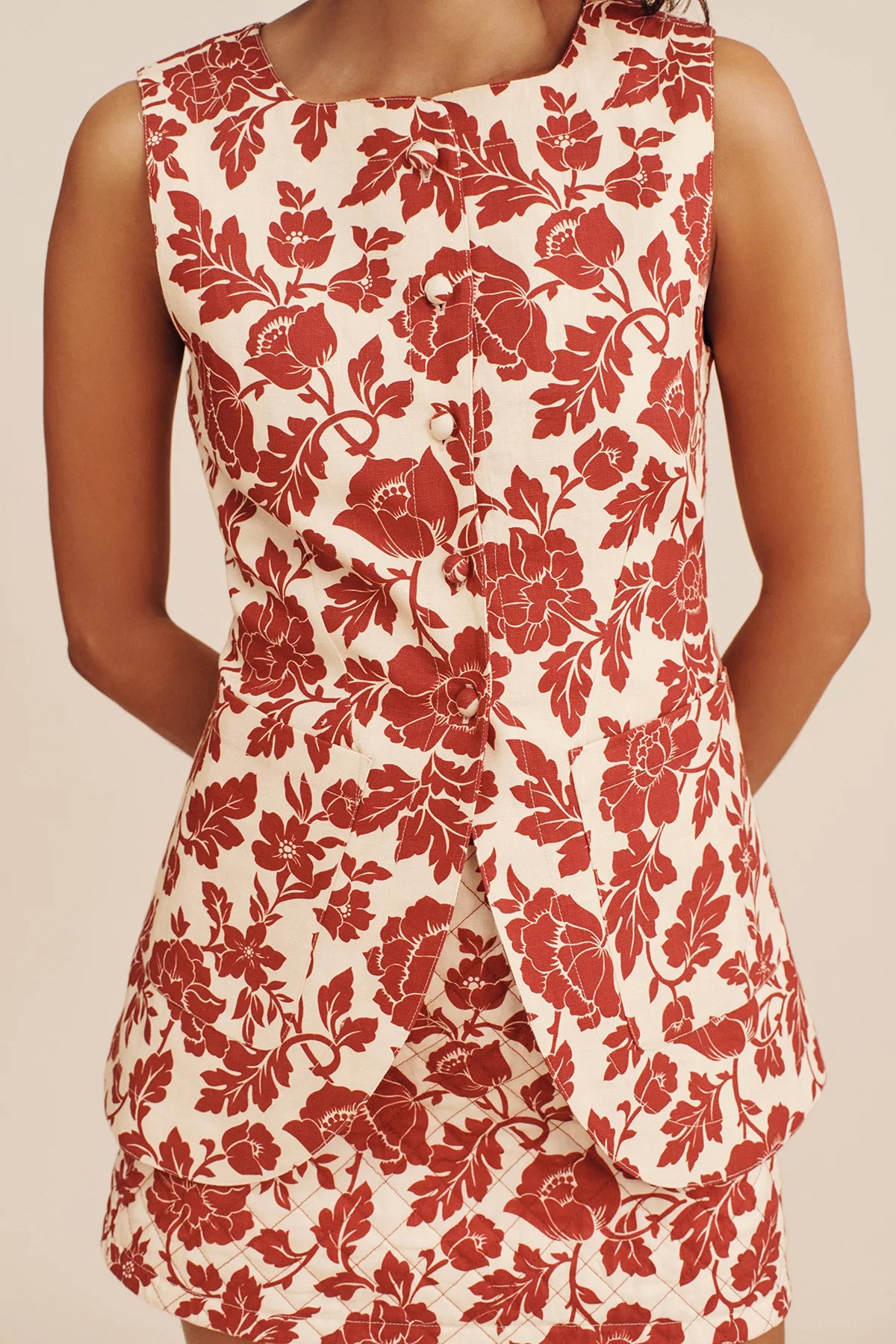 Romeo Vest Red Floral